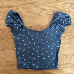 S Hollister Blue Floral w/ Puff sleeves (worn once)